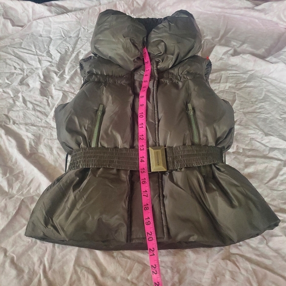 Vest - Picture 3 of 15